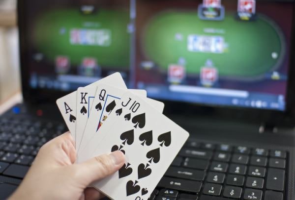 Filipino player placing a sports bet on luck789 mobile browser