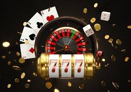 Filipino player checking win balance and requesting withdrawal on luck789 mobile